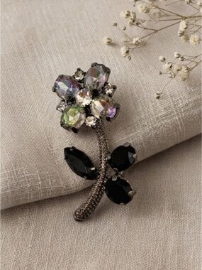Vintage 60s Aurora Borealis & Black Rhinestone Flower Brooch